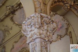 columna estilo Luís XV