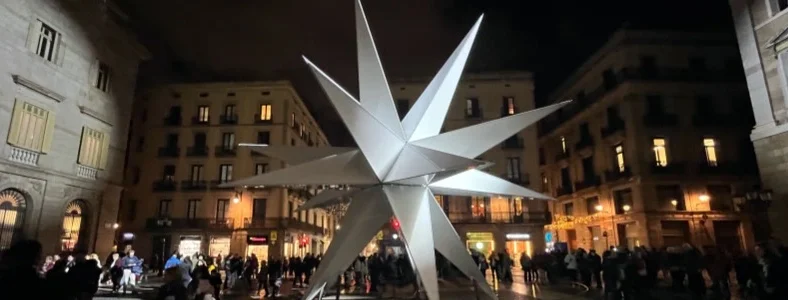 Estrella de Navidad Plaza Sant Jaume de Barcelona